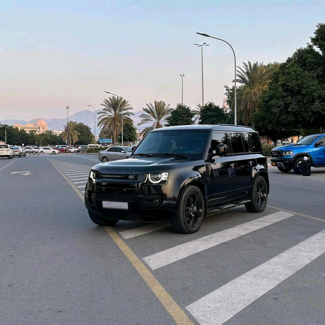 لاند روفر ديفندر 2023