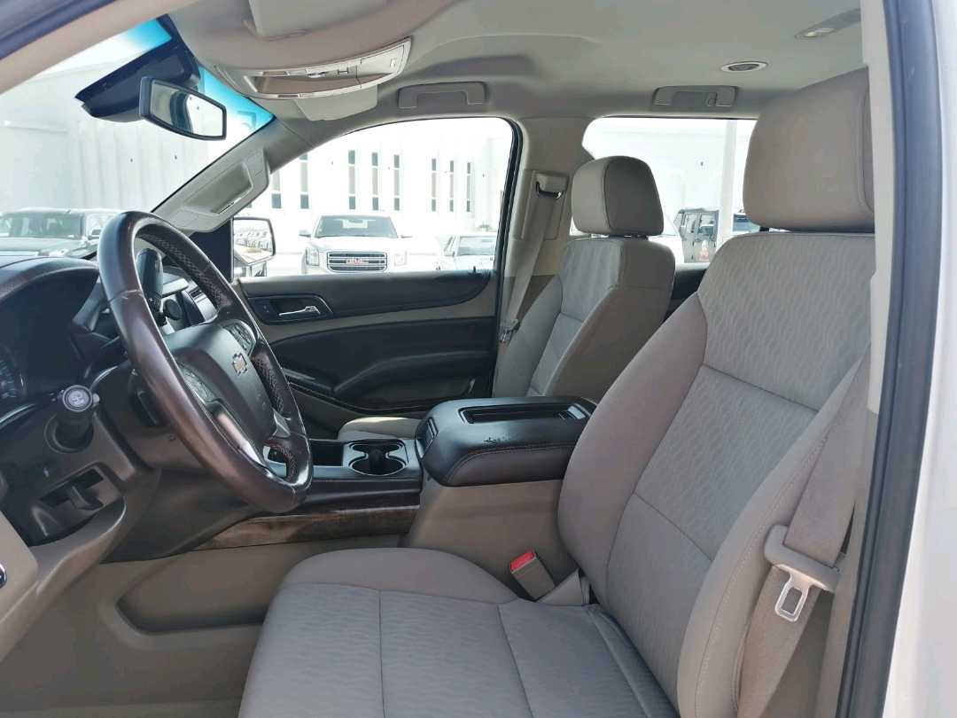 Car Image 2016 CHEVROLET SUBURBAN 