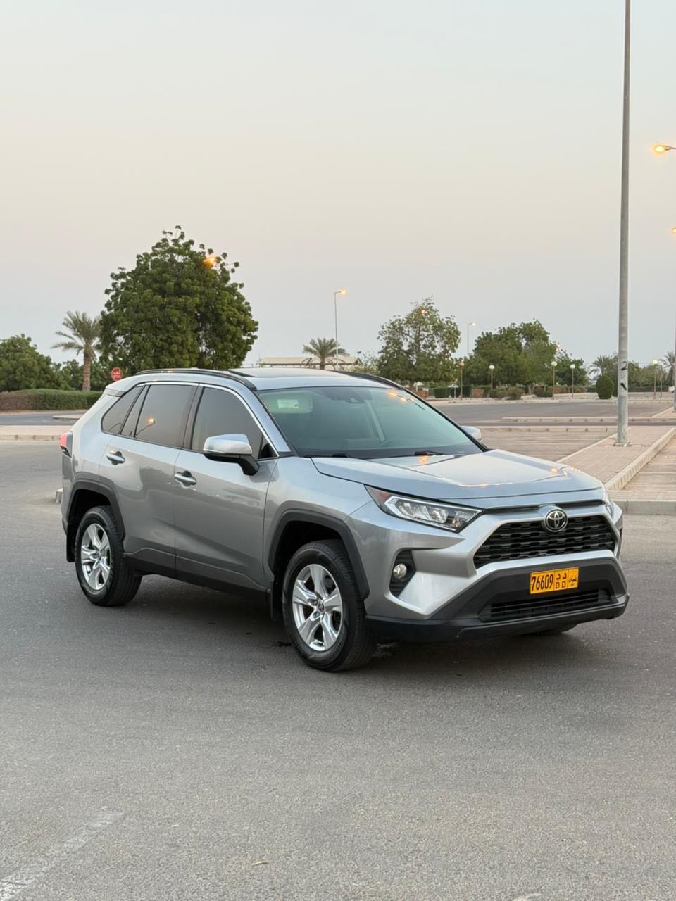Car Image 2020 TOYOTA RAV4 XLE