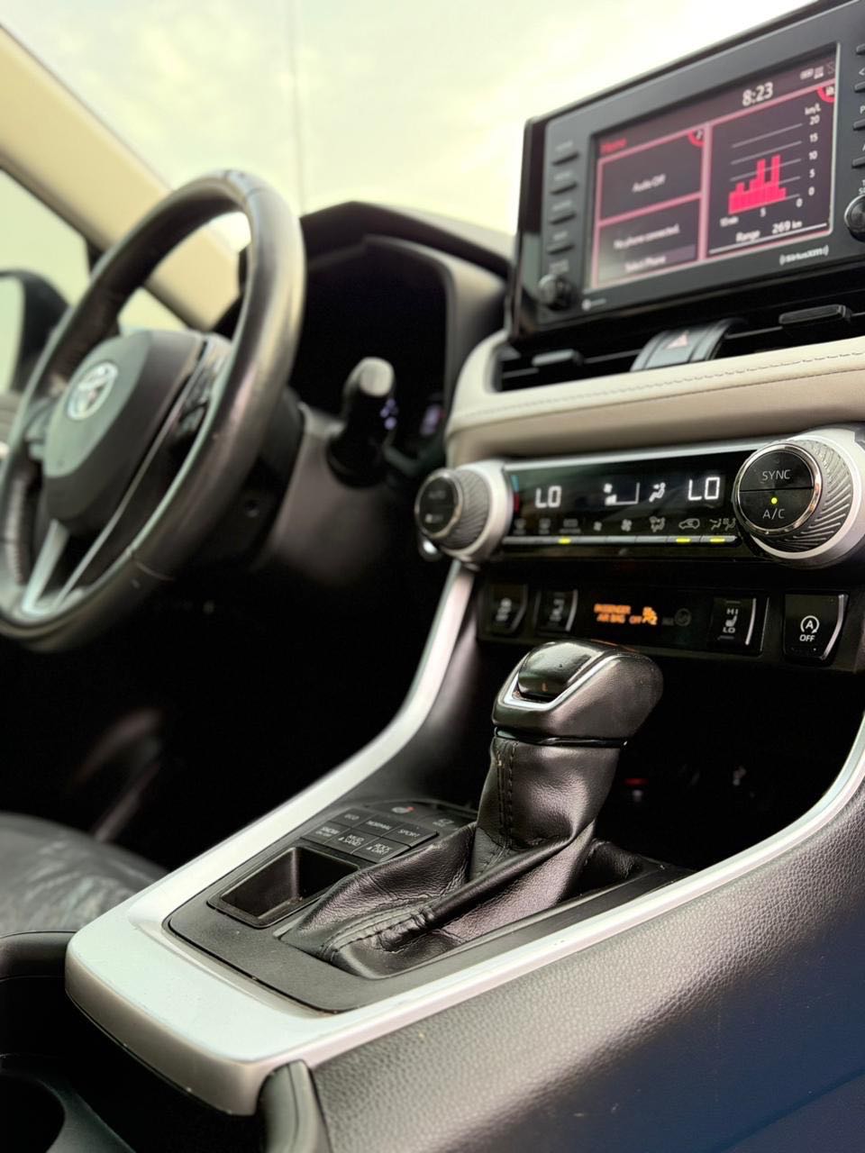 Car Image 2020 TOYOTA RAV4 XLE