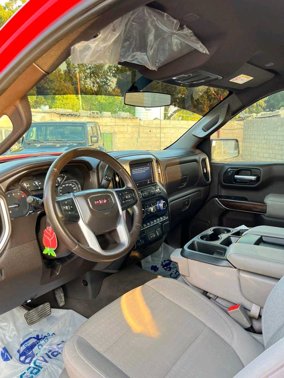 Car Image 2021 GMC SIERRA SLT