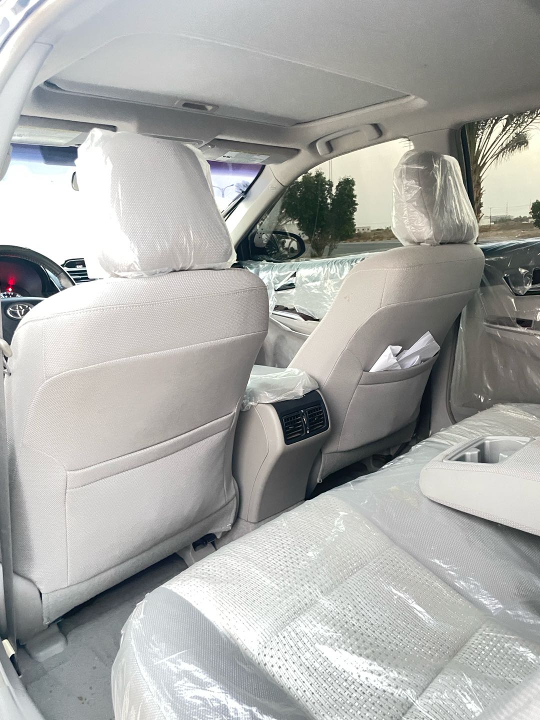 Car Image 2012 TOYOTA CAMRY XLE