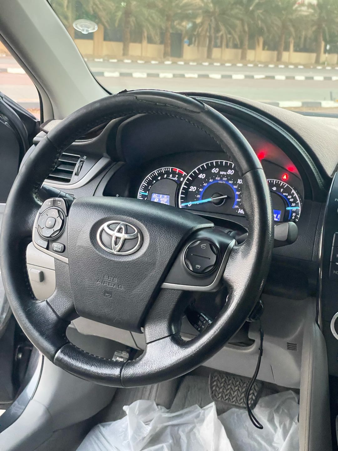 Car Image 2012 TOYOTA CAMRY XLE
