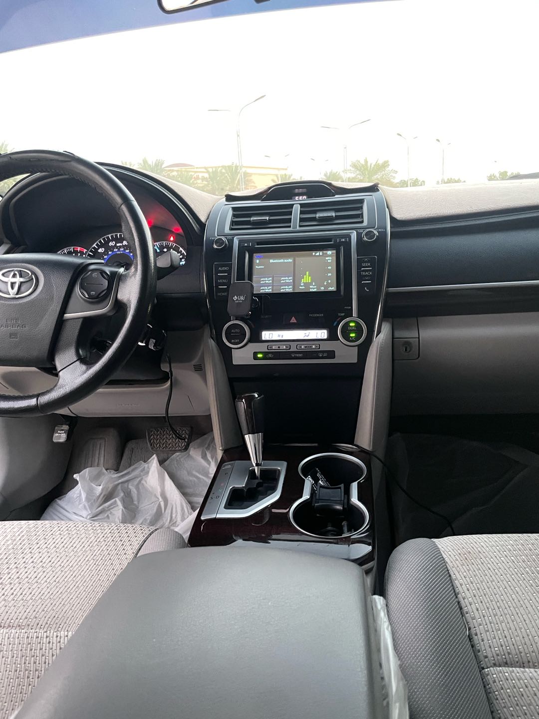 Car Image 2012 TOYOTA CAMRY XLE