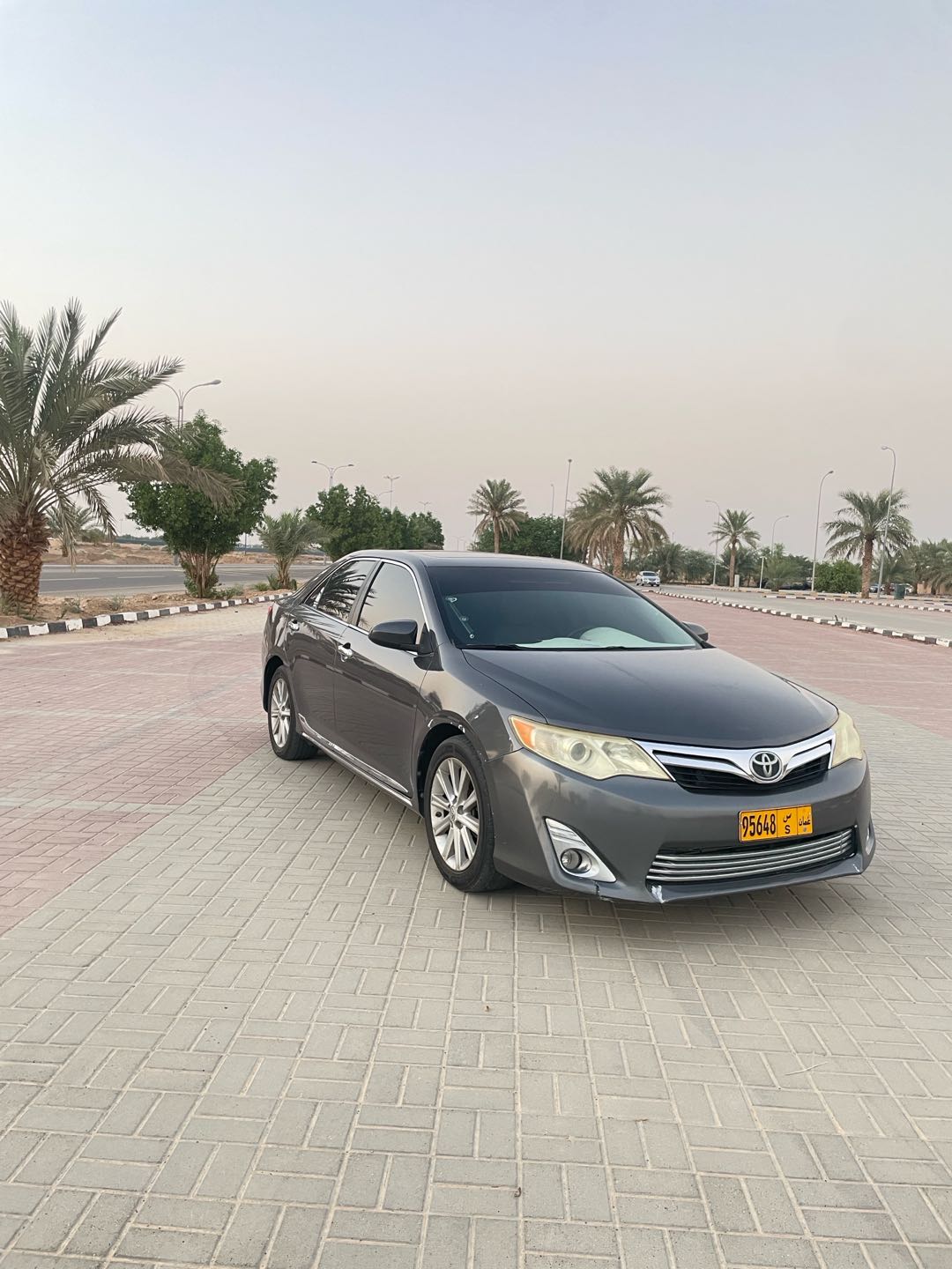 Car Image 2012 TOYOTA CAMRY XLE