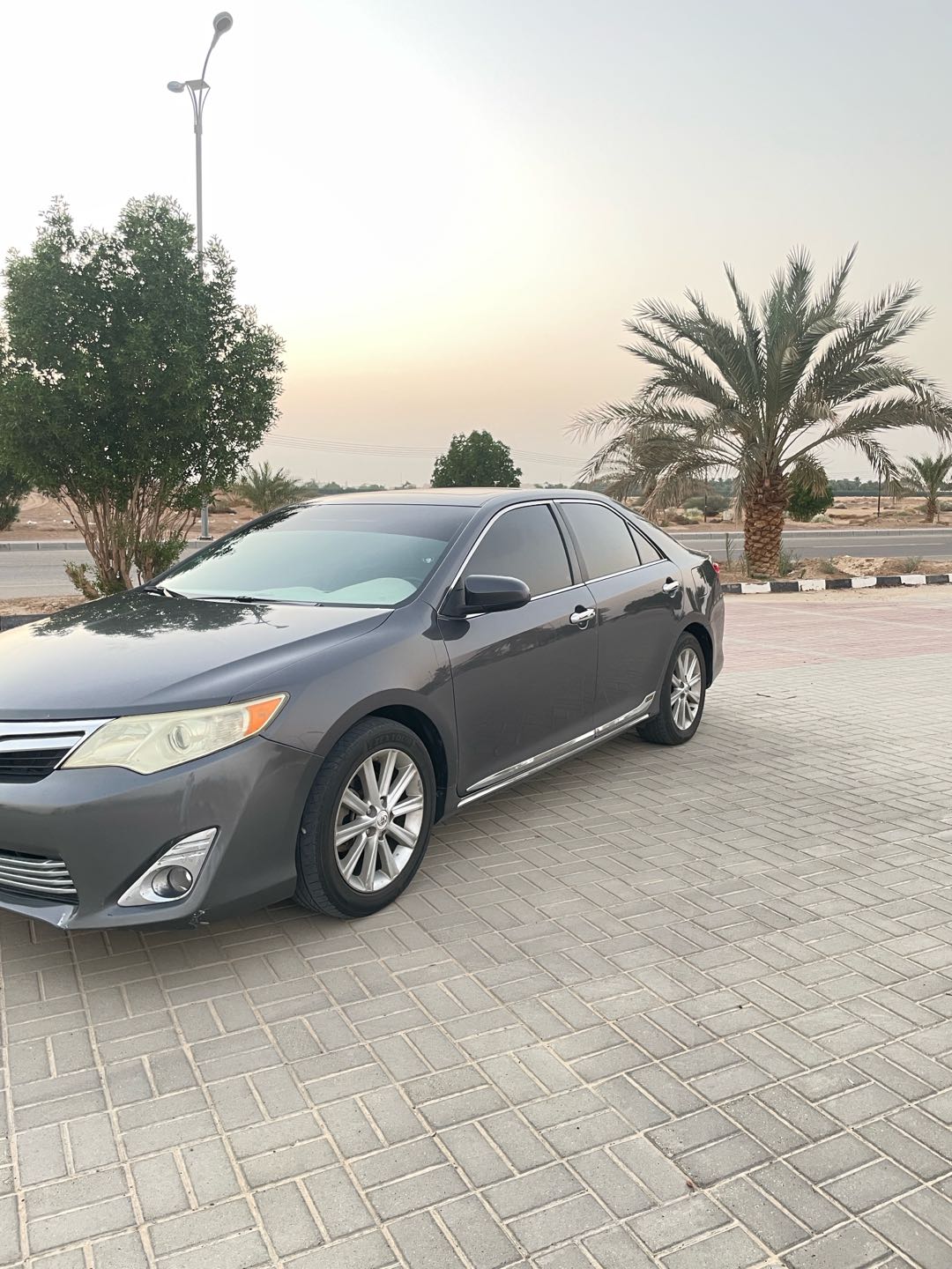Car Image 2012 TOYOTA CAMRY XLE