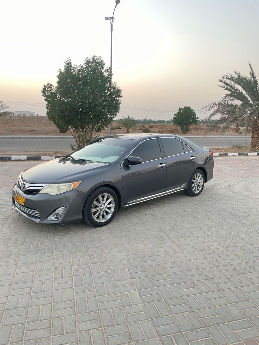 Car Image 2012 TOYOTA CAMRY XLE
