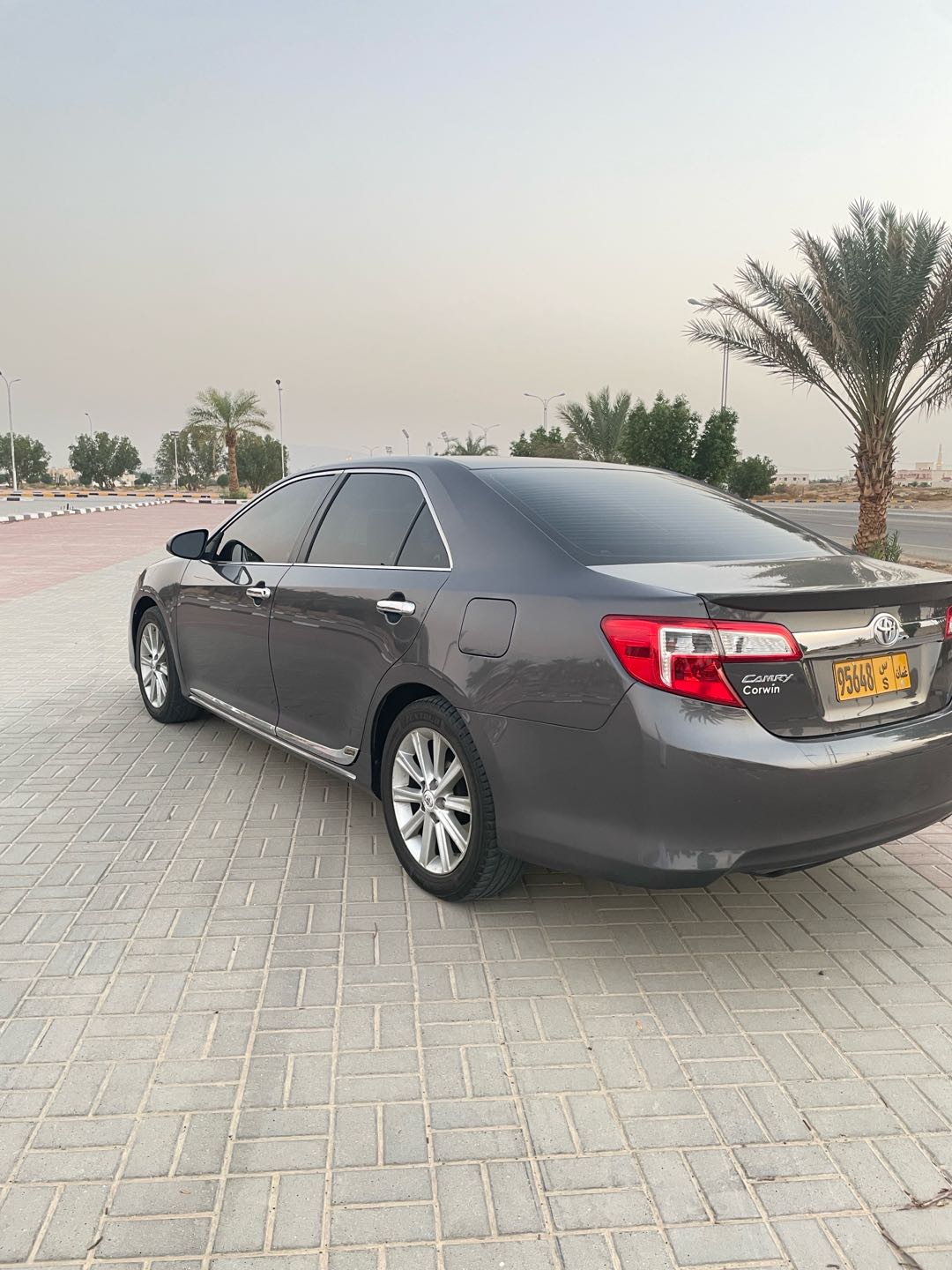 Car Image 2012 TOYOTA CAMRY XLE