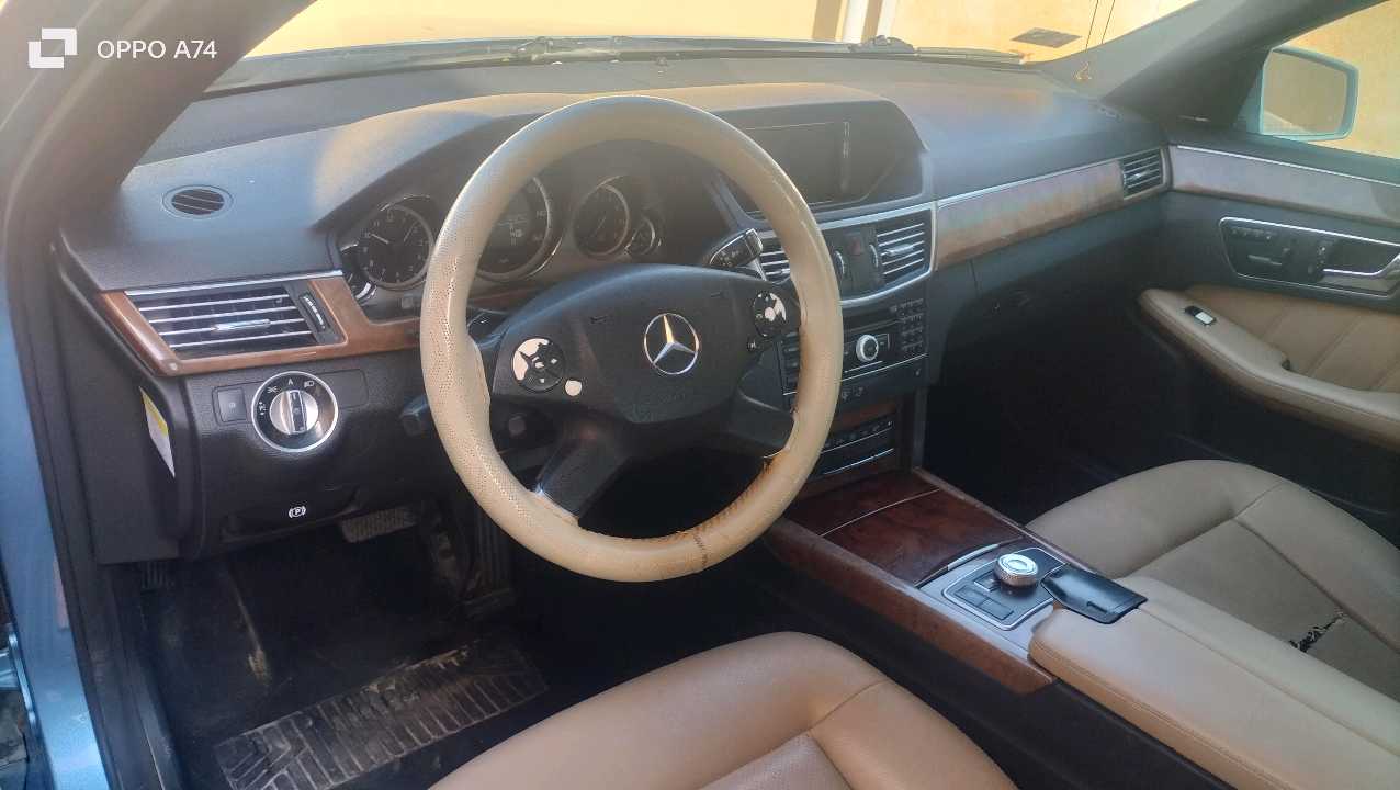 Car Image 2011 MERCEDES E Class 350
