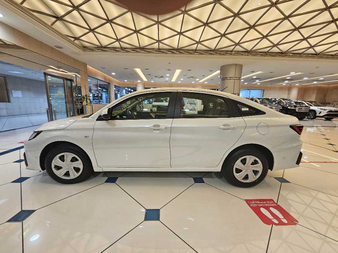 TOYOTA YARIS 2024