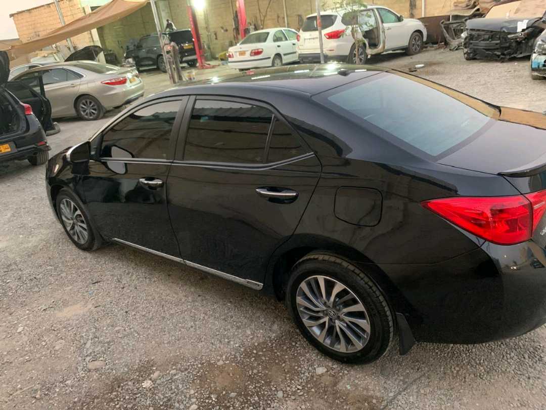 Car Image 2017 TOYOTA COROLLA LE