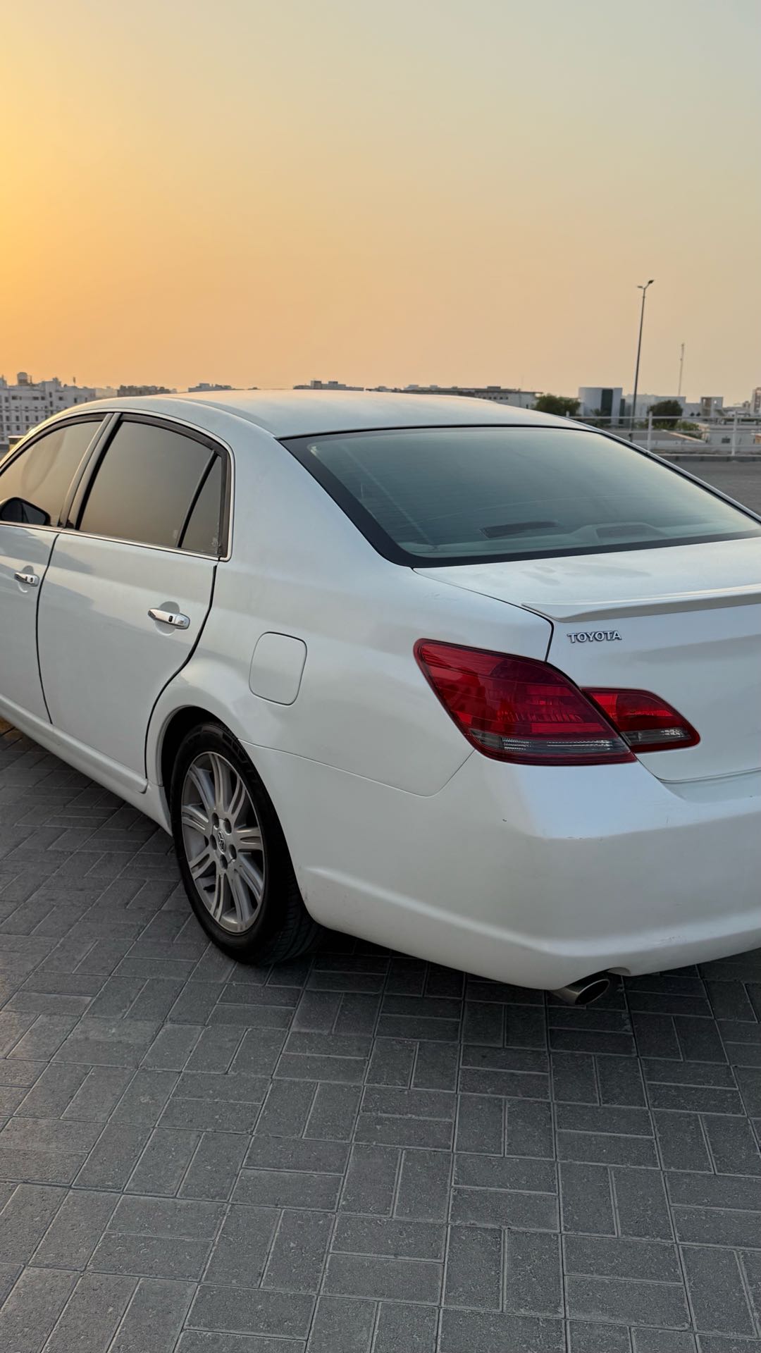 Car Image 2008 TOYOTA AVALON LIMITED