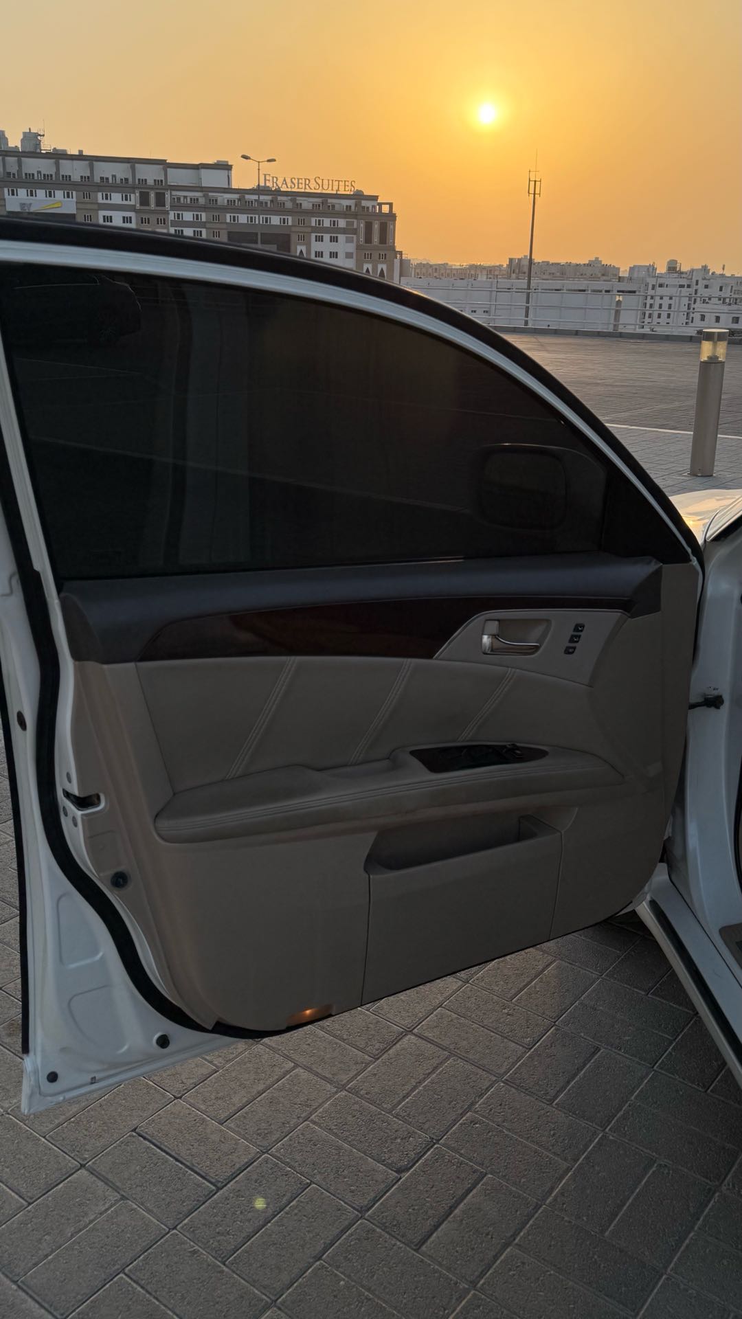 Car Image 2008 TOYOTA AVALON LIMITED