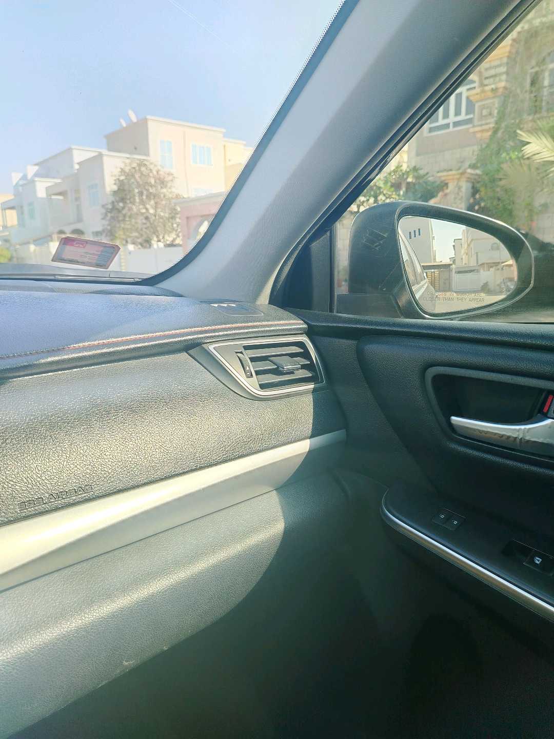 Car Image 2017 TOYOTA CAMRY SE