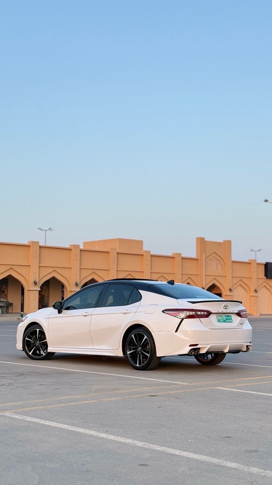 Car Image 2018 TOYOTA CAMRY XSE