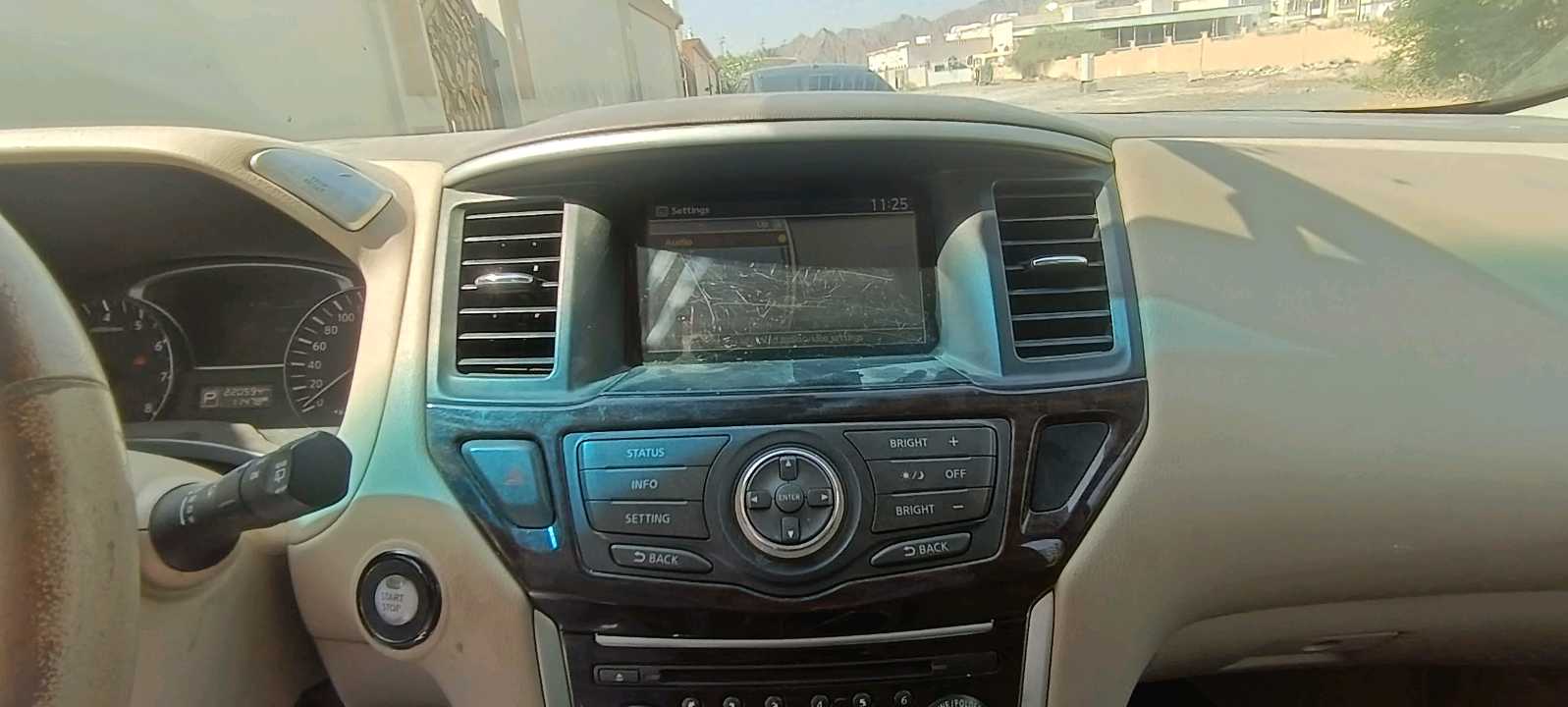 Car Image 2014 NISSAN PATHFINDER SV