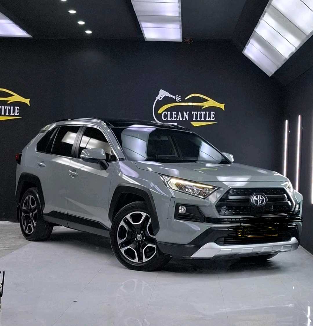Car Image 2019 TOYOTA RAV4 