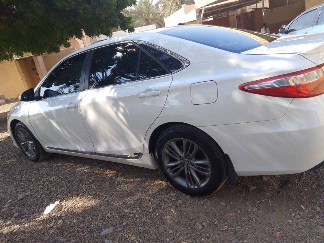 Car Image 2016 TOYOTA CAMRY SE