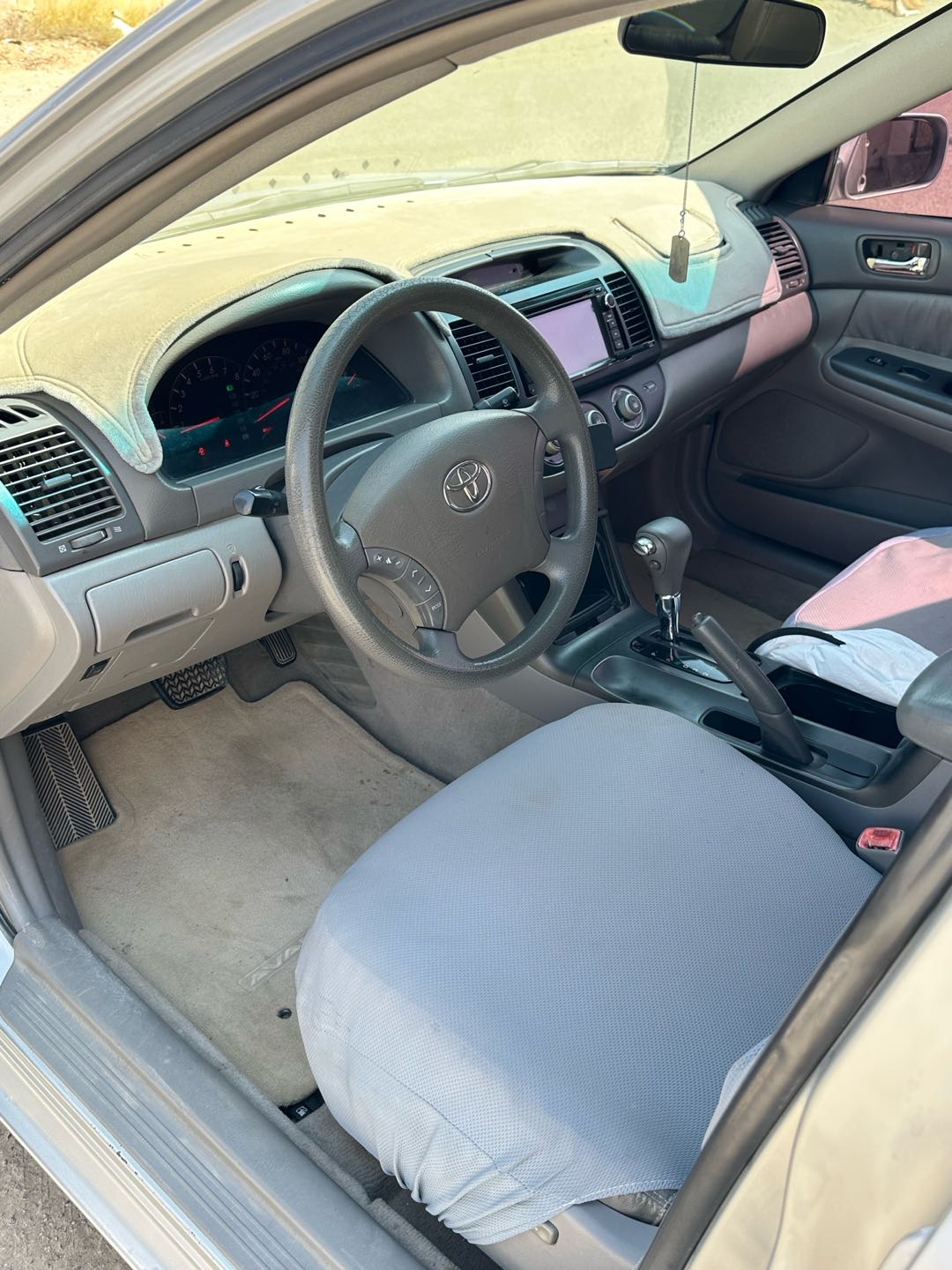 Car Image 2005 TOYOTA CAMRY LE