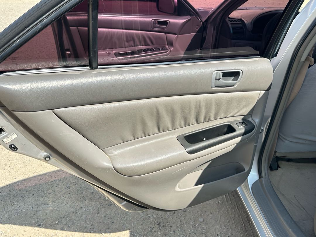 Car Image 2005 TOYOTA CAMRY LE