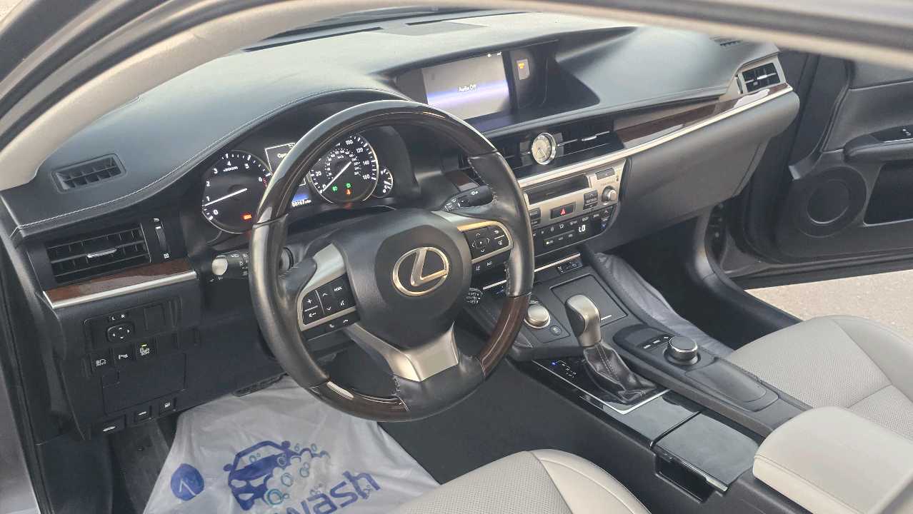 Car Image 2017 LEXUS ES 350