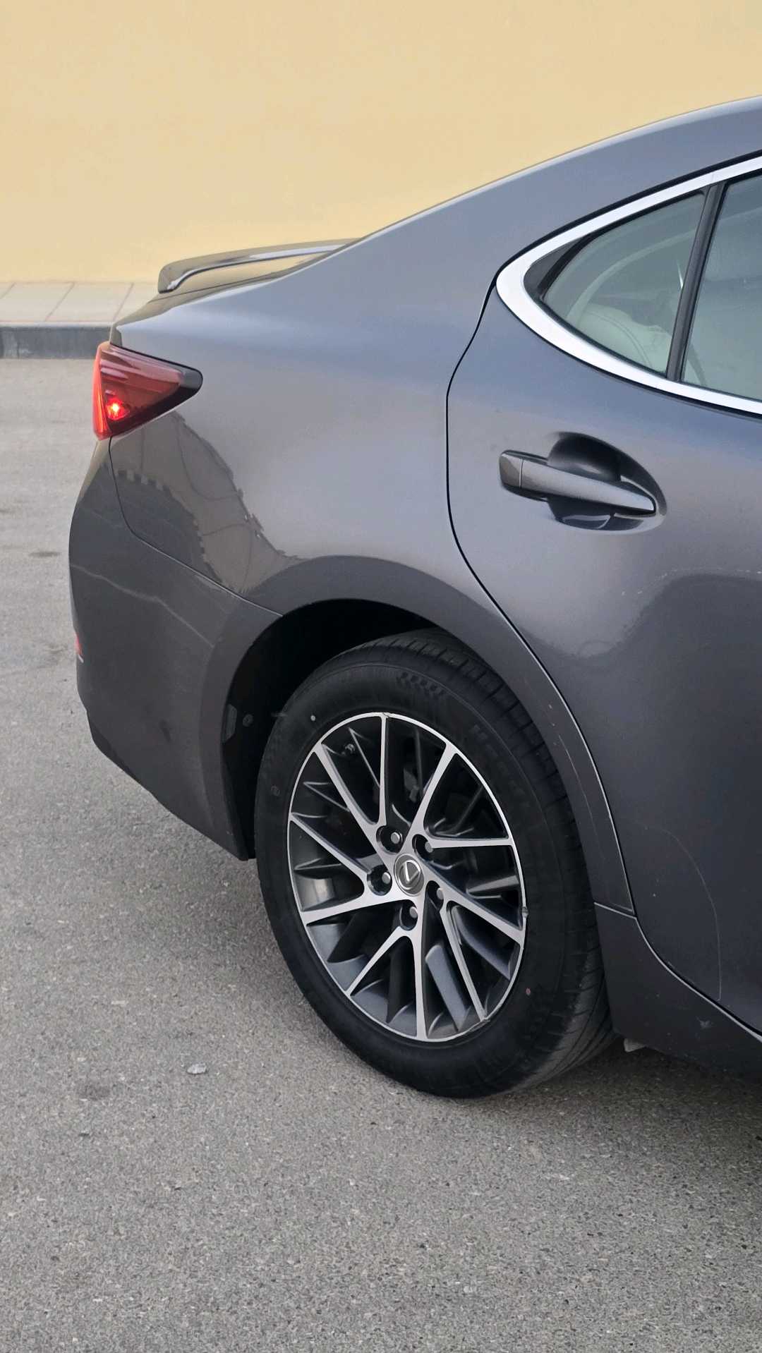 Car Image 2017 LEXUS ES 350
