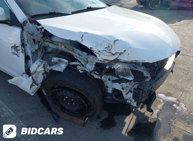 Car Image 2017 TOYOTA CAMRY
