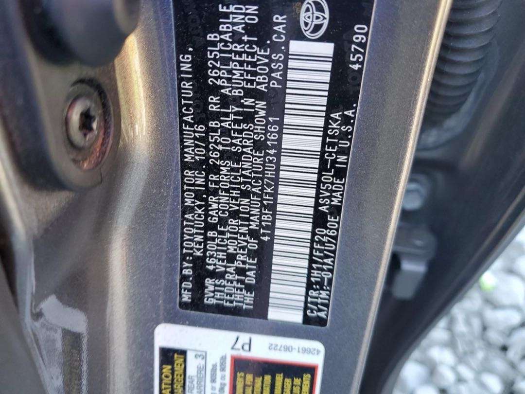 Car Image 2017 TOYOTA CAMRY
