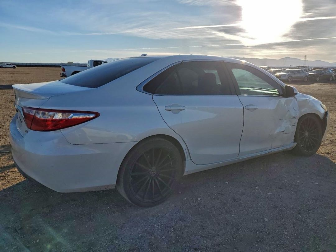 Car Image 2017 TOYOTA CAMRY