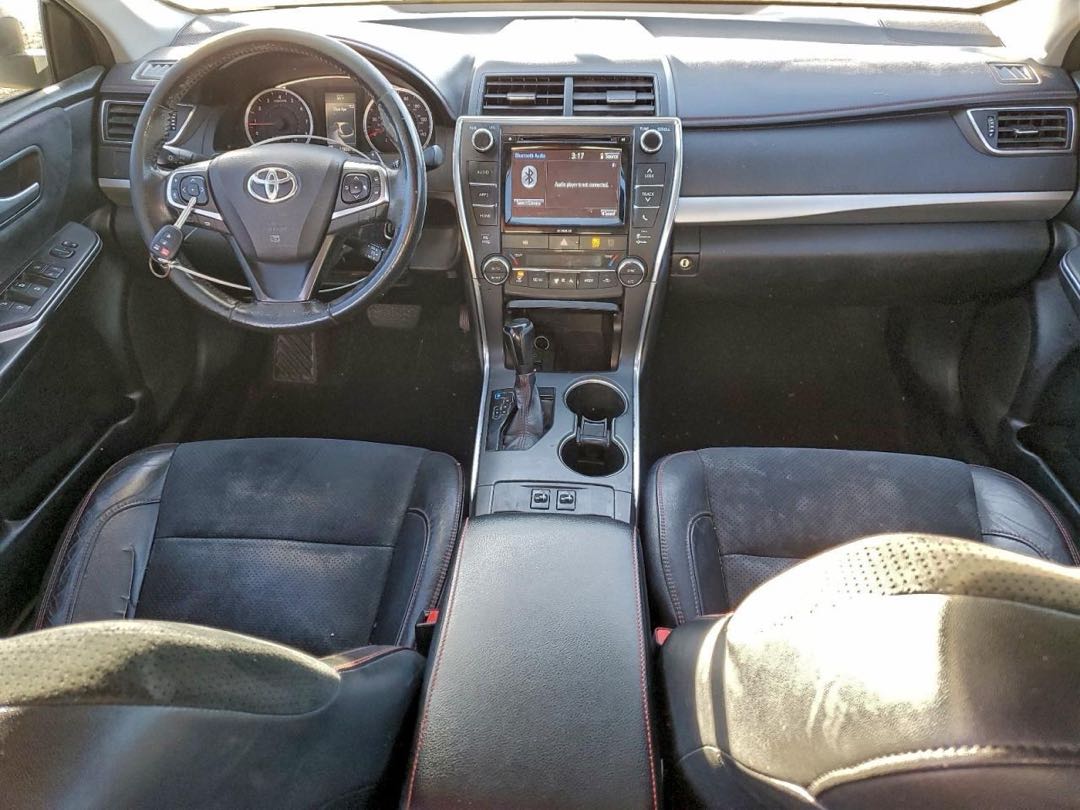Car Image 2017 TOYOTA CAMRY