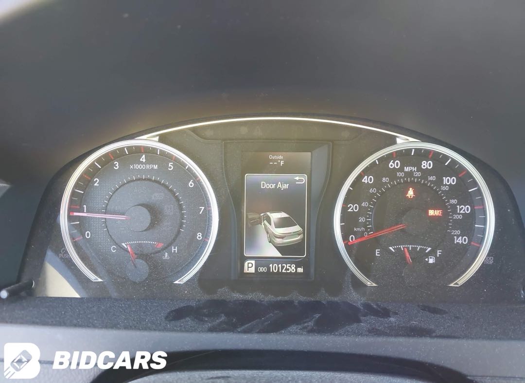 Car Image 2017 TOYOTA CAMRY