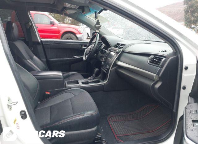 Car Image 2017 TOYOTA CAMRY