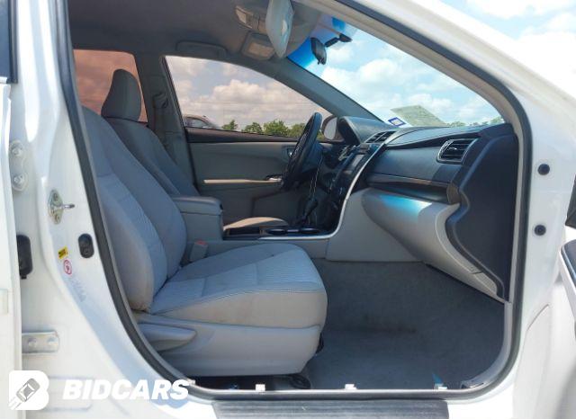Car Image 2017 TOYOTA CAMRY
