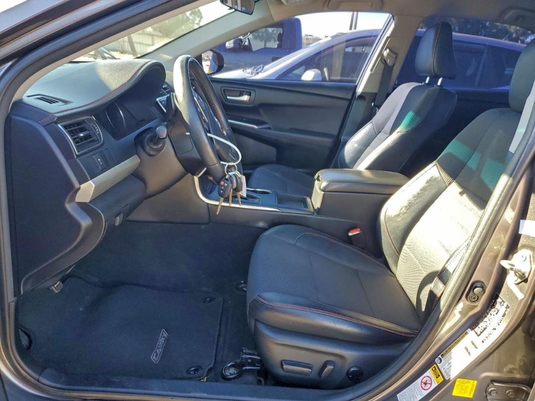 Car Image 2017 TOYOTA CAMRY