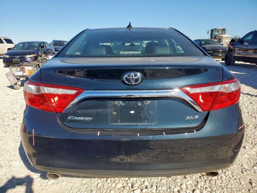 Car Image 2017 TOYOTA CAMRY