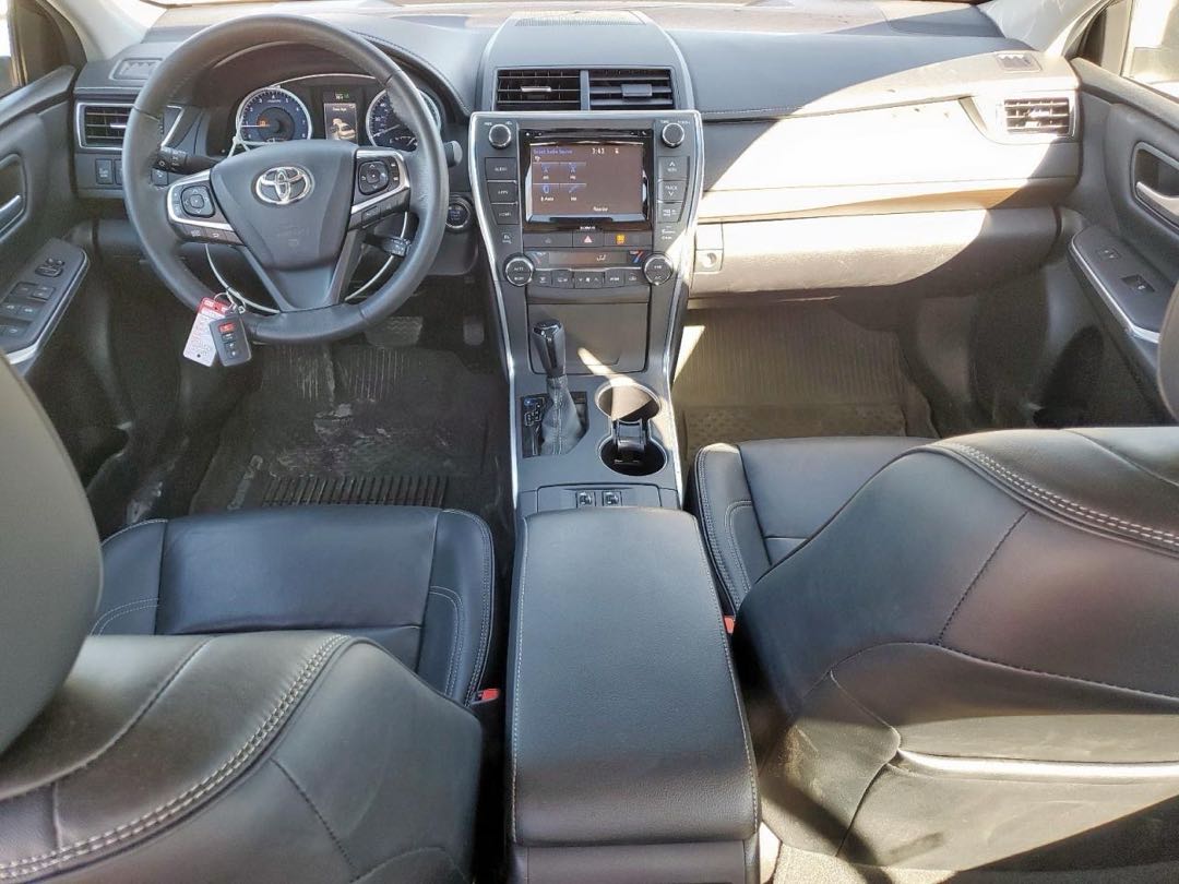 Car Image 2017 TOYOTA CAMRY
