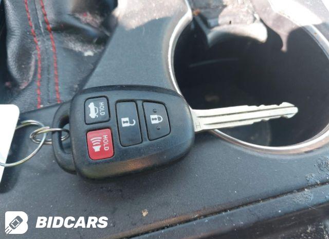 Car Image 2017 TOYOTA CAMRY