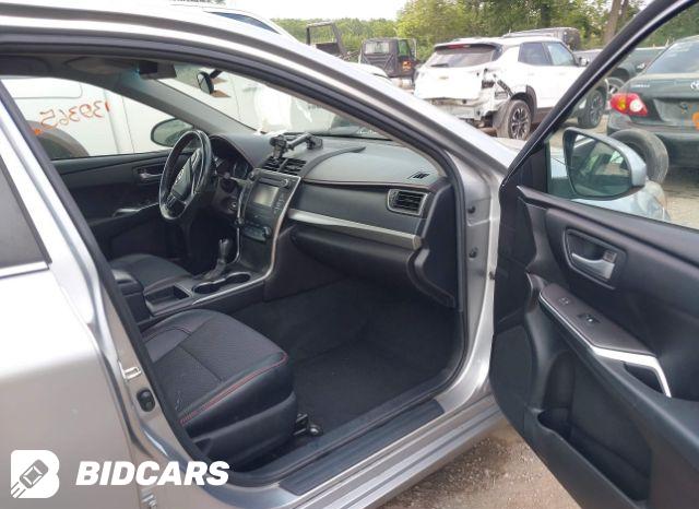 Car Image 2017 TOYOTA CAMRY