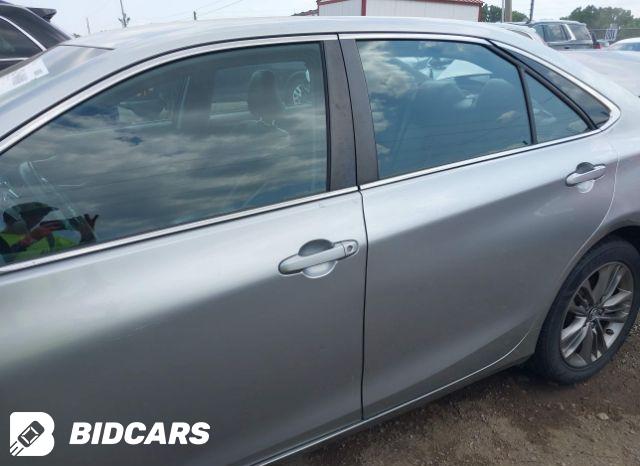 Car Image 2017 TOYOTA CAMRY