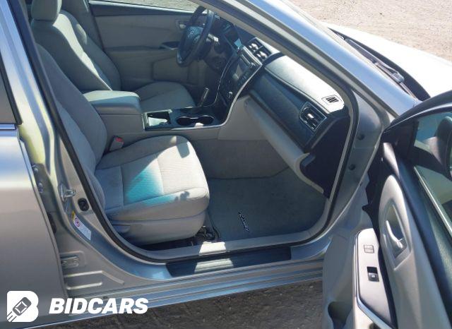 Car Image 2017 TOYOTA CAMRY
