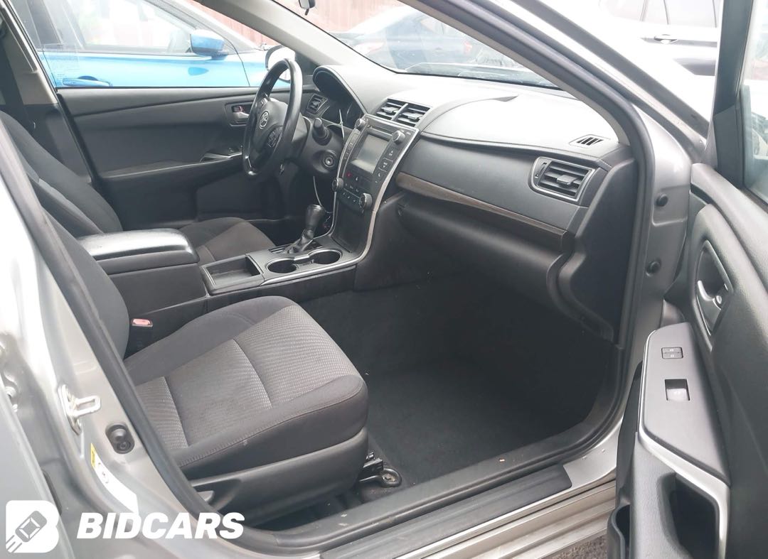 Car Image 2017 TOYOTA CAMRY