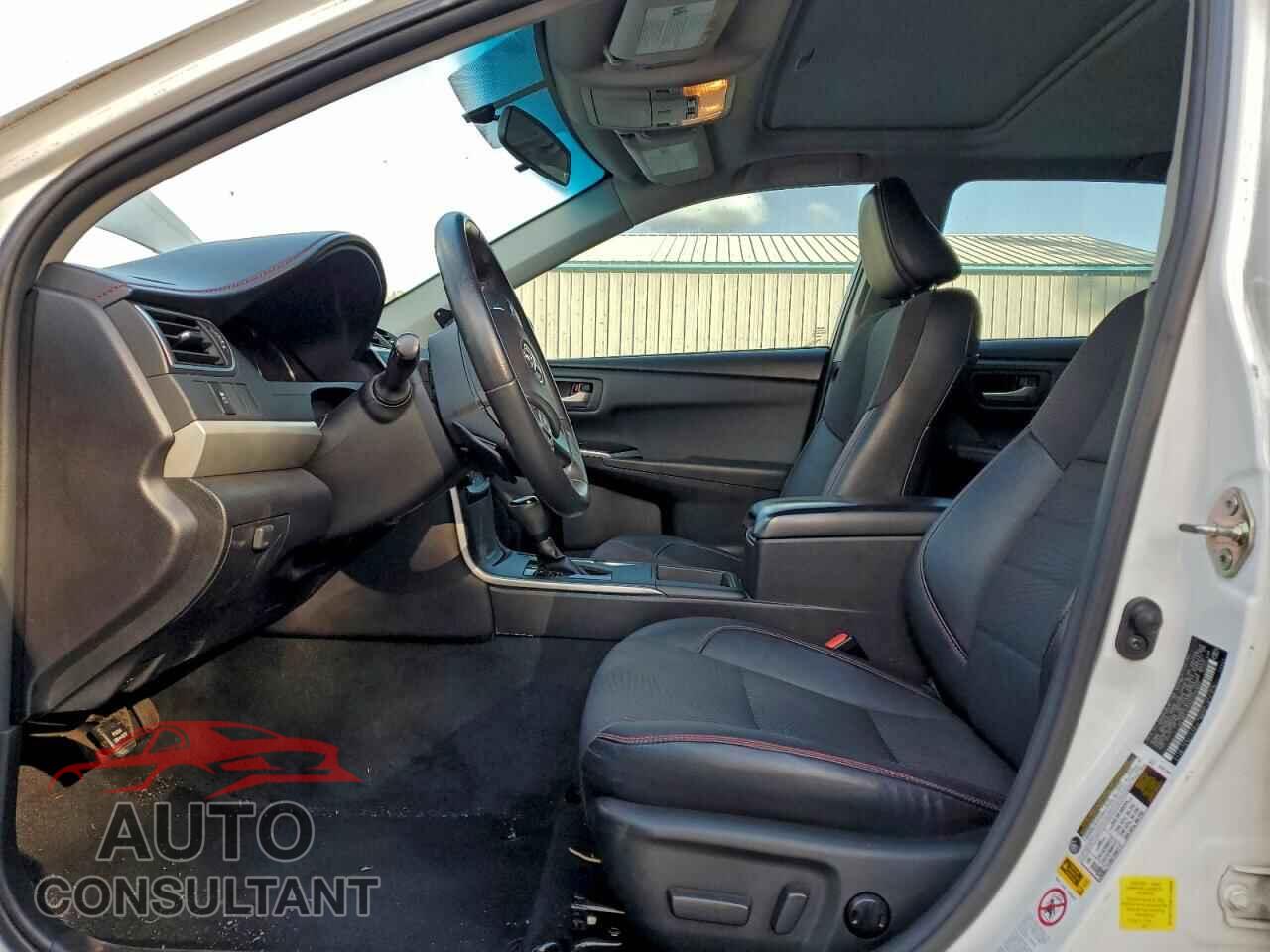 Car Image 2017 TOYOTA CAMRY