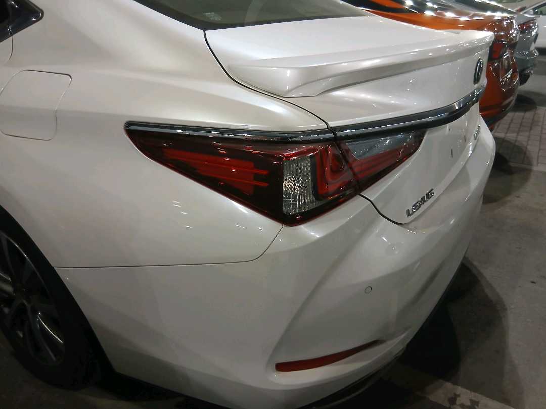 Car Image 2019 LEXUS ES 350