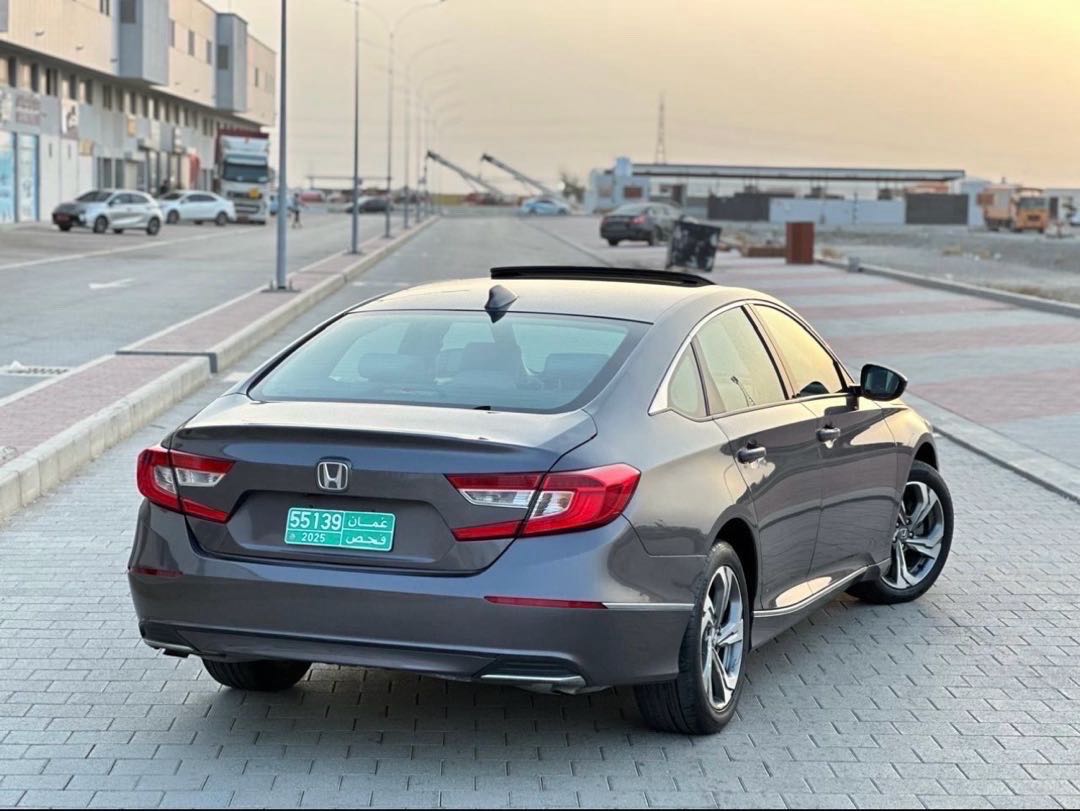 Car Image 2018 HONDA ACCORD EXL