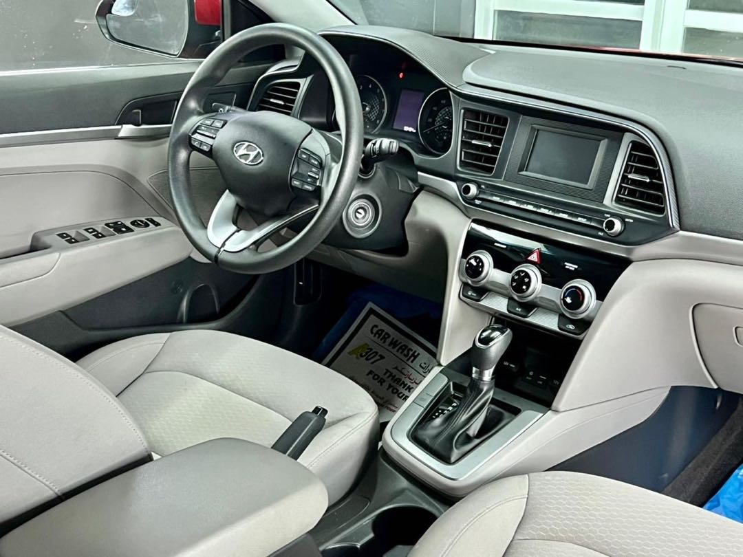 Car Image 2019 HYUNDAI ELANTRA SE