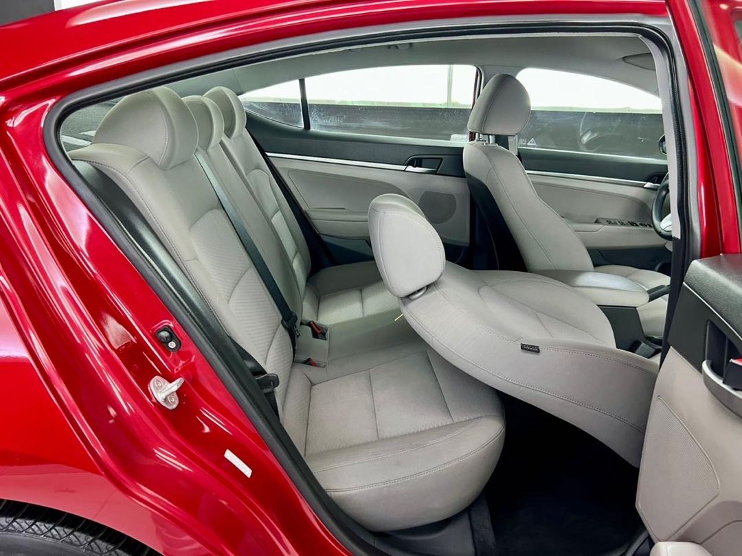 Car Image 2019 HYUNDAI ELANTRA SE