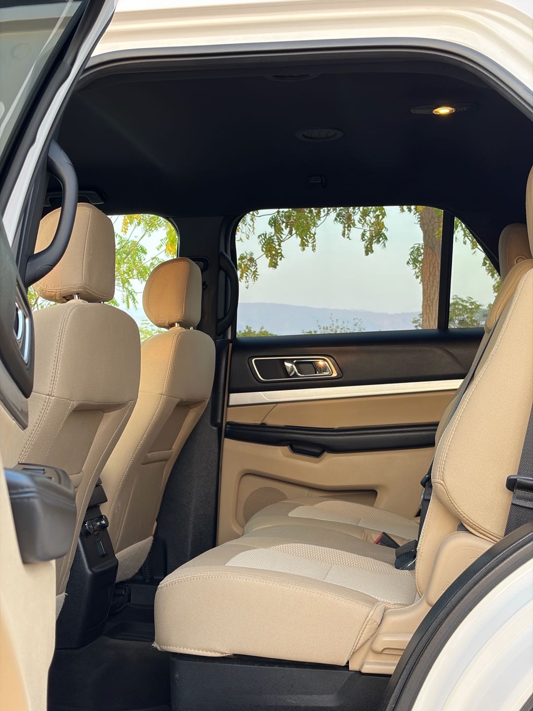 Car Image 2017 FORD EXPLORER 