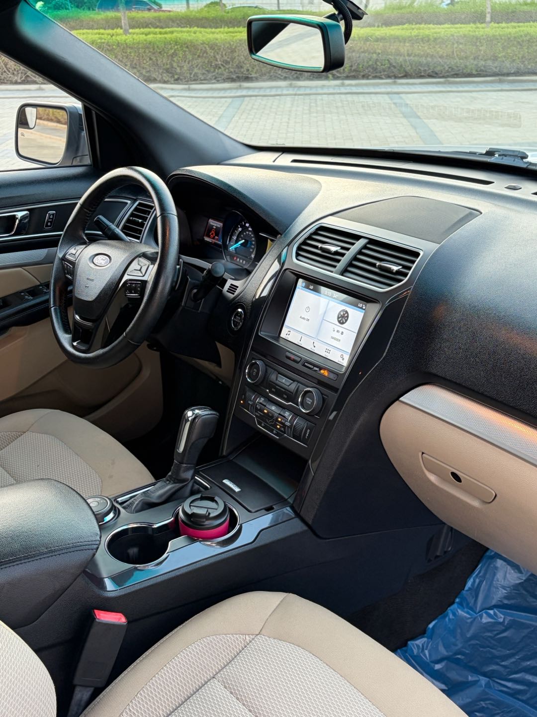 Car Image 2017 FORD EXPLORER 