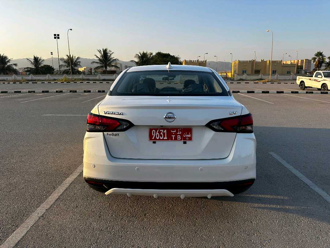 نيسان فيرسا 2022