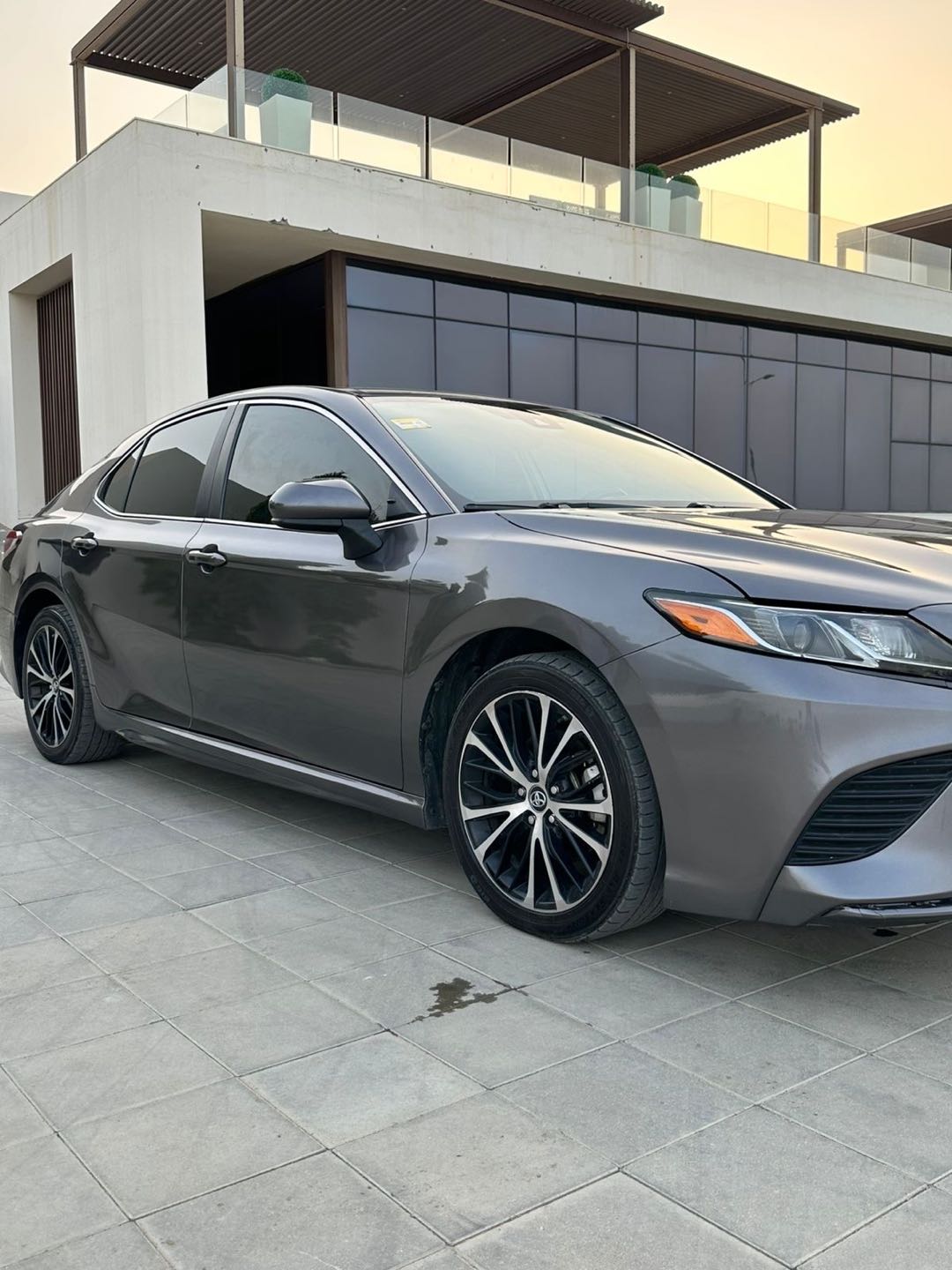 Car Image 2019 TOYOTA CAMRY SE